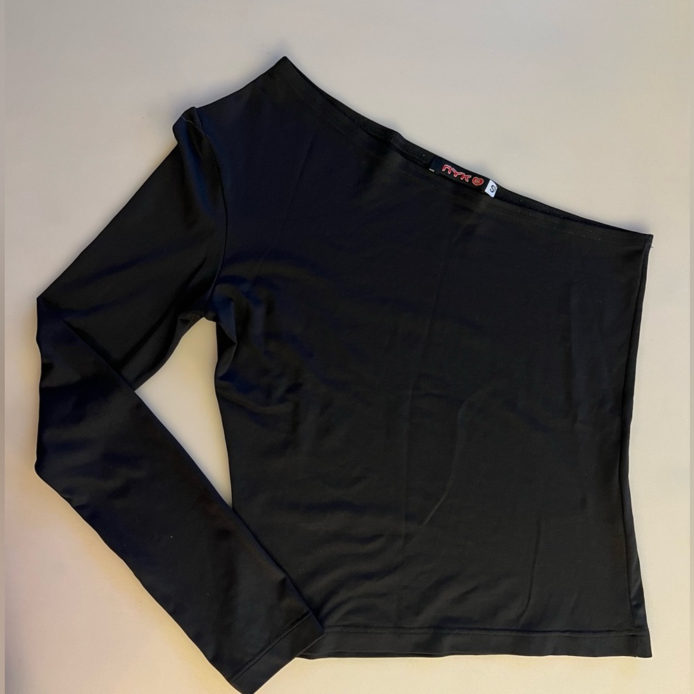 Nyko Women's Black One Shoulder Long Sleeve Cropped Top. Size Small